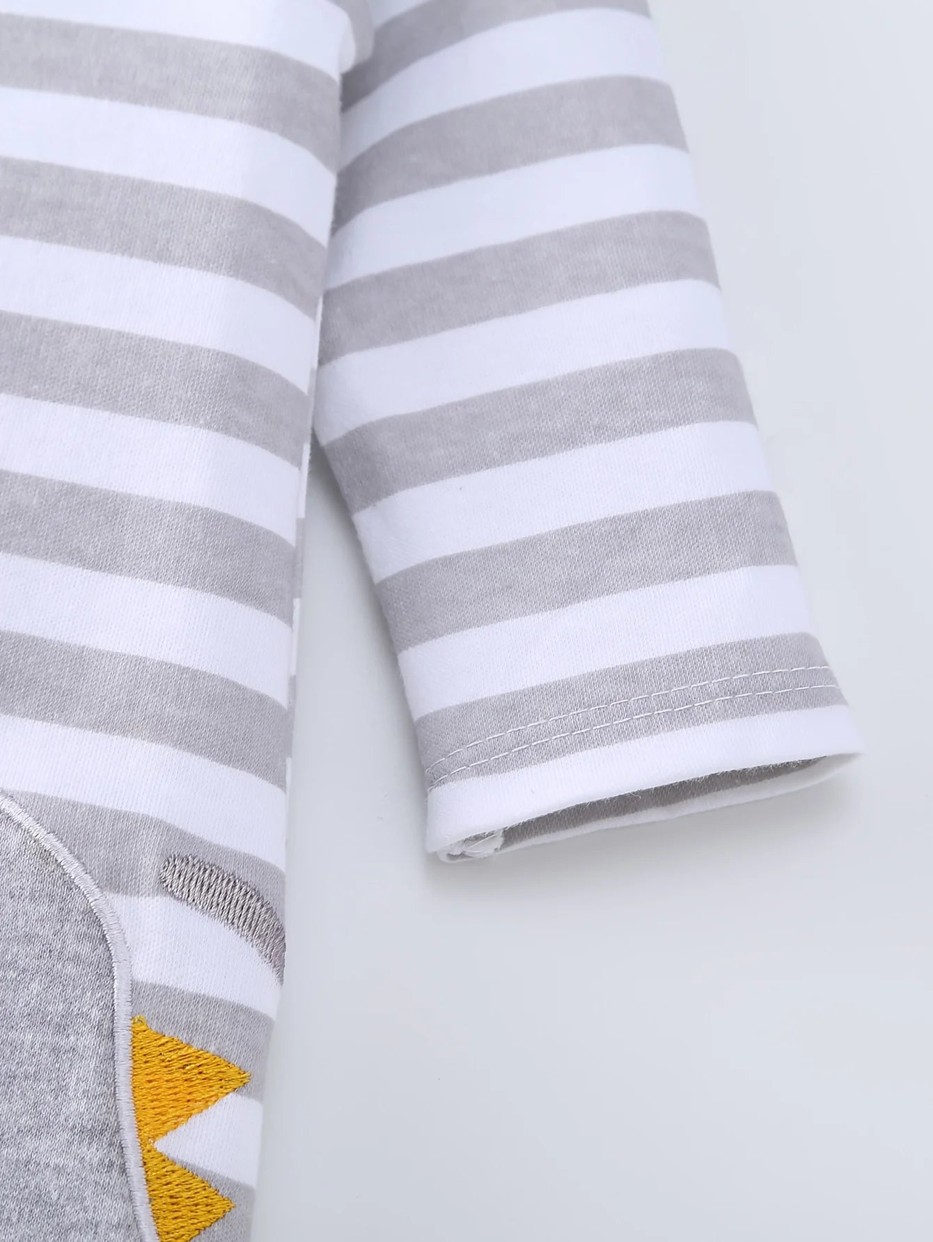 ! 2pcs Zip Footed Rompers for Baby Boys, Dark Bear Pattern Long Sleeve Onesies, Daily Wear Newborn Must-Haves, for Outdoor
