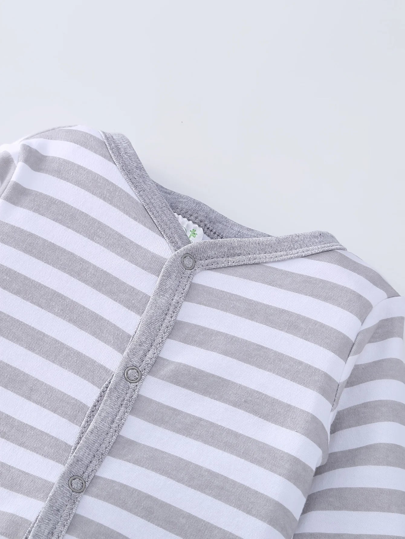! 2pcs Zip Footed Rompers for Baby Boys, Dark Bear Pattern Long Sleeve Onesies, Daily Wear Newborn Must-Haves, for Outdoor