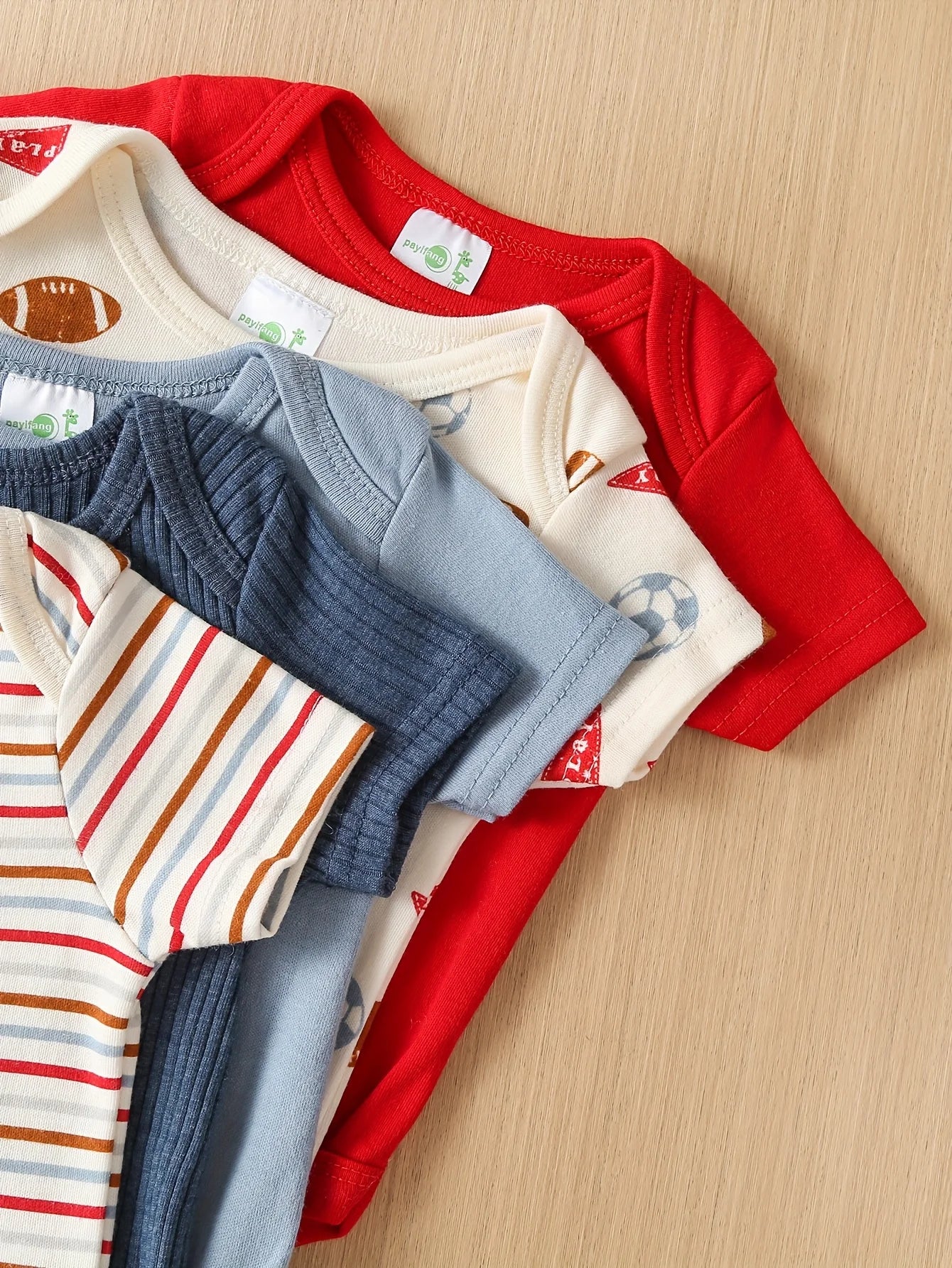 Rugby-Style Triangular Jumpsuit for Baby Boys, Featuring Short Sleeves, Perfect for Spring And Summer. Ideal Crawling Outfit And Home Wear for Newborns, for Outdoor