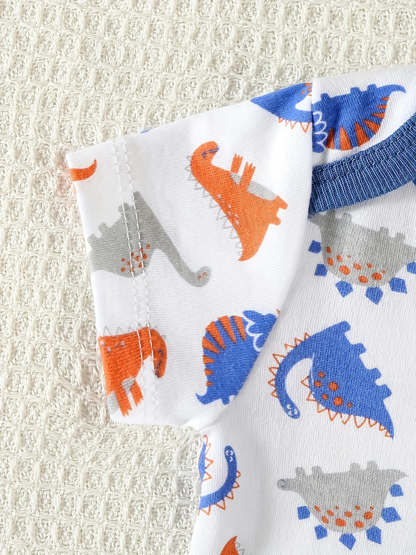 5pcs Baby Boy Triangle Rompers, Creative Bodysuits And Short Crawlers, Short Sleeve Jumpsuits with Dinosaur Pattern, Soft And Breathable Casual Infant Wear, Newborn Hospital Essentials,  for Outdoor