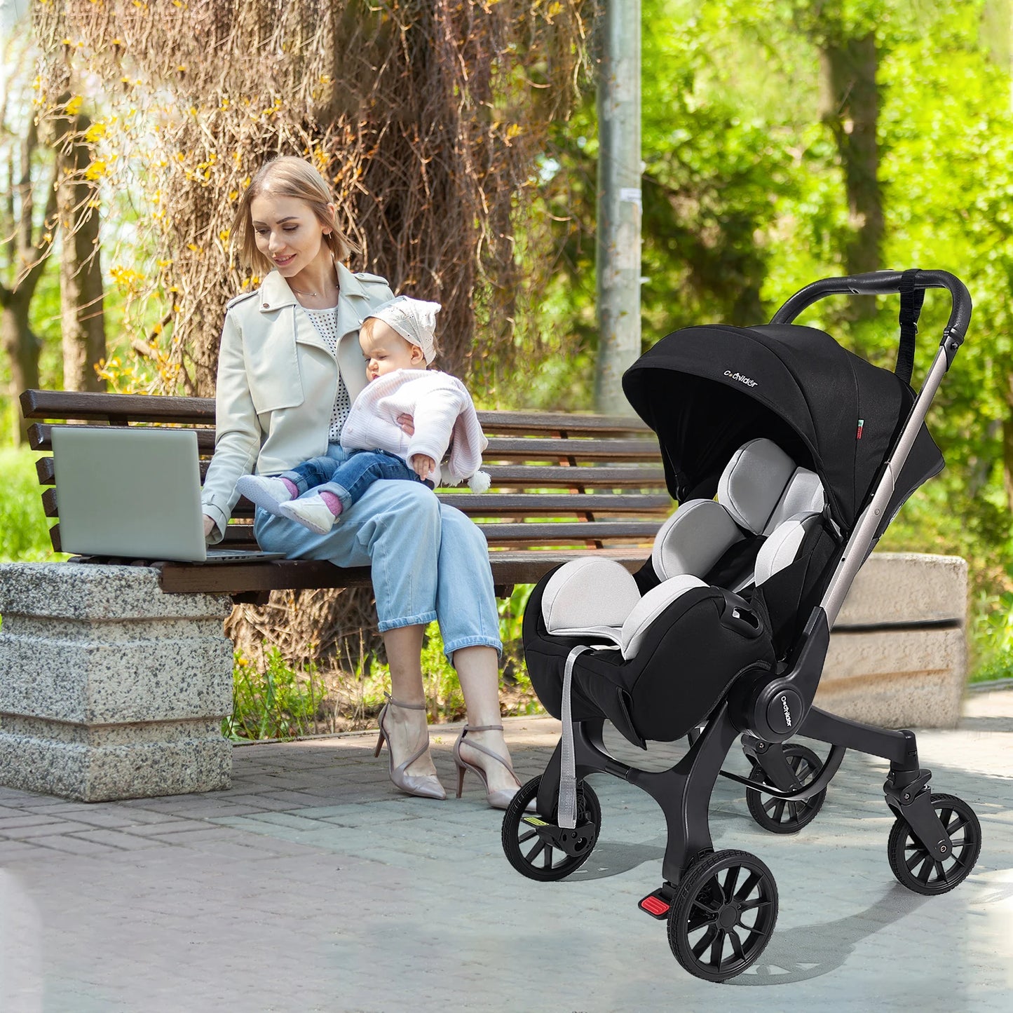 Stroller with 4 heels - metal frame and comfortable fabric, Foldable and easy to transport.
