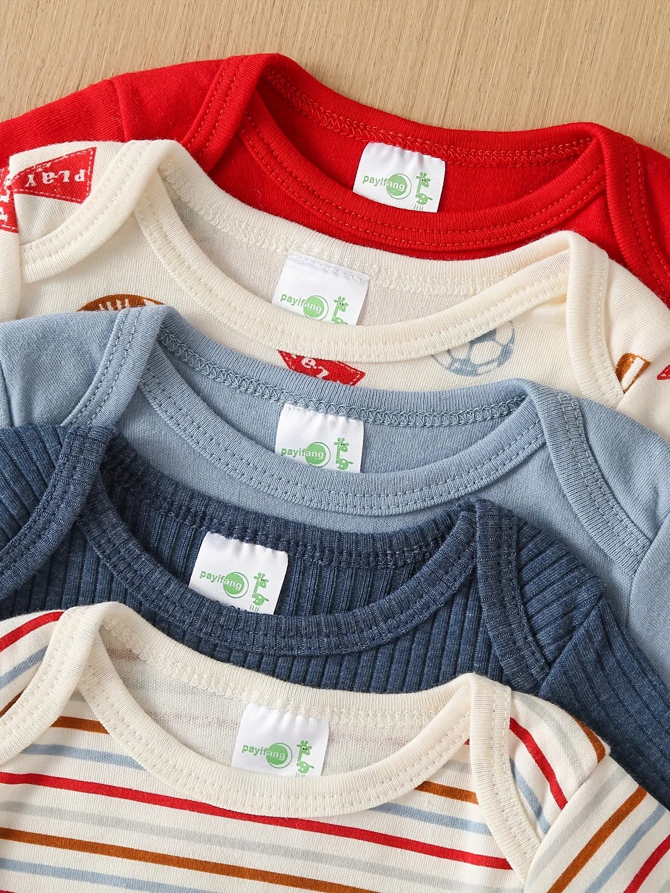 Rugby-Style Triangular Jumpsuit for Baby Boys, Featuring Short Sleeves, Perfect for Spring And Summer. Ideal Crawling Outfit And Home Wear for Newborns, for Outdoor
